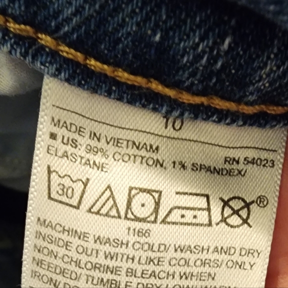 Old Navy Boyfriend Jeans - Picture 7 of 7